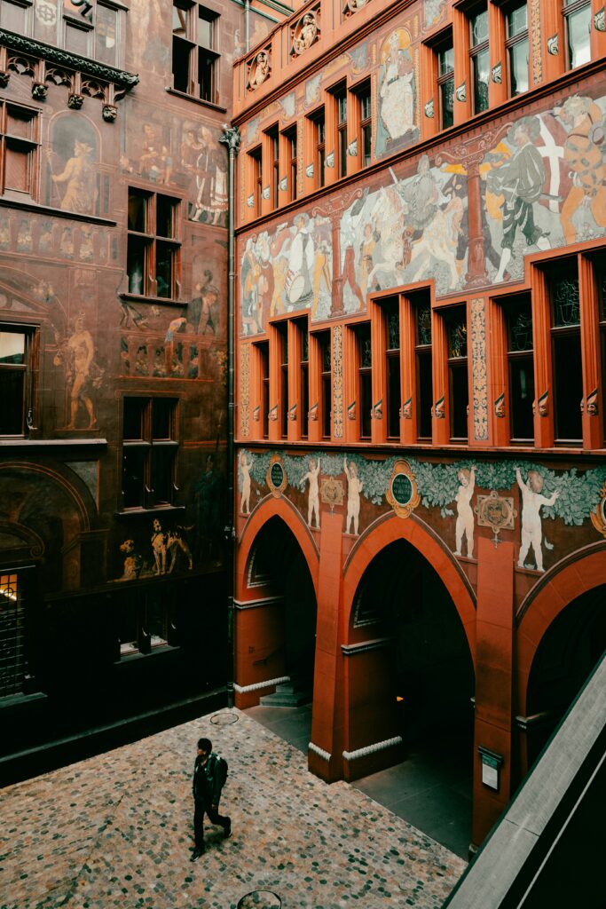 Rathaus de Basel no centro histórico