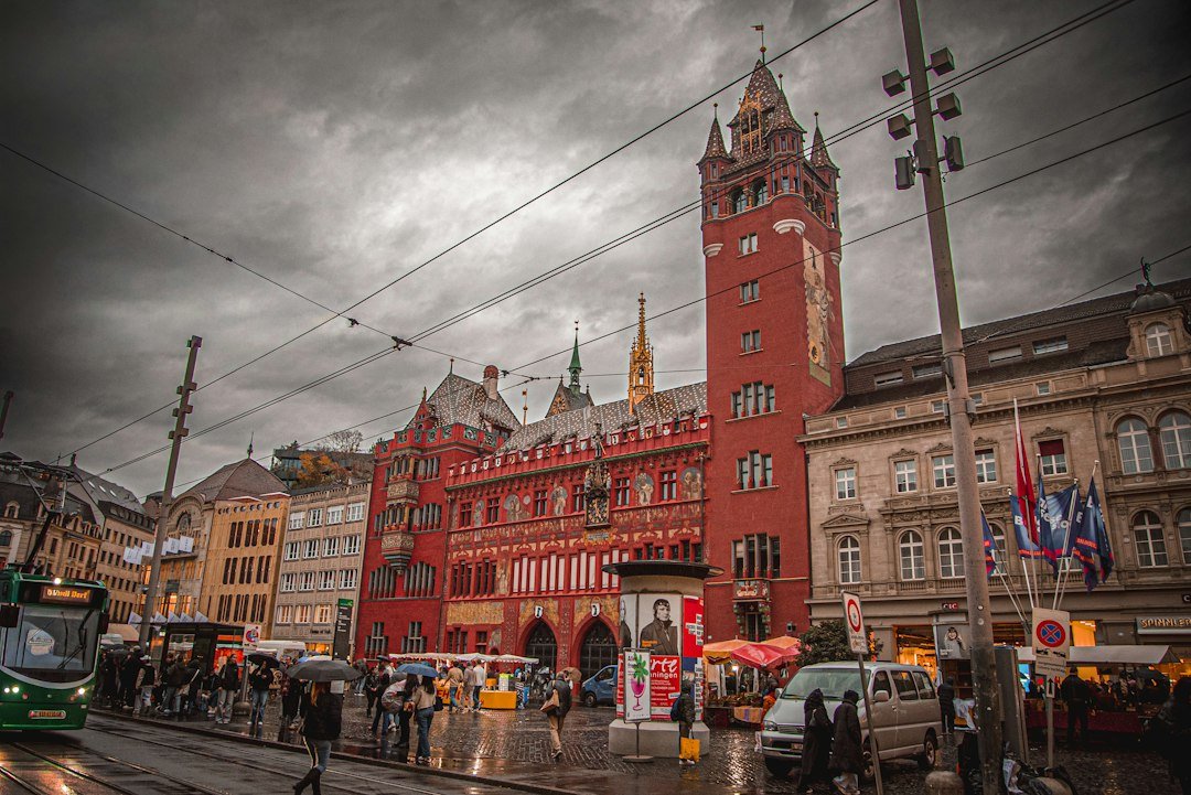 Barfüsserplatz: Basel recebe sugestões para renovar a praça