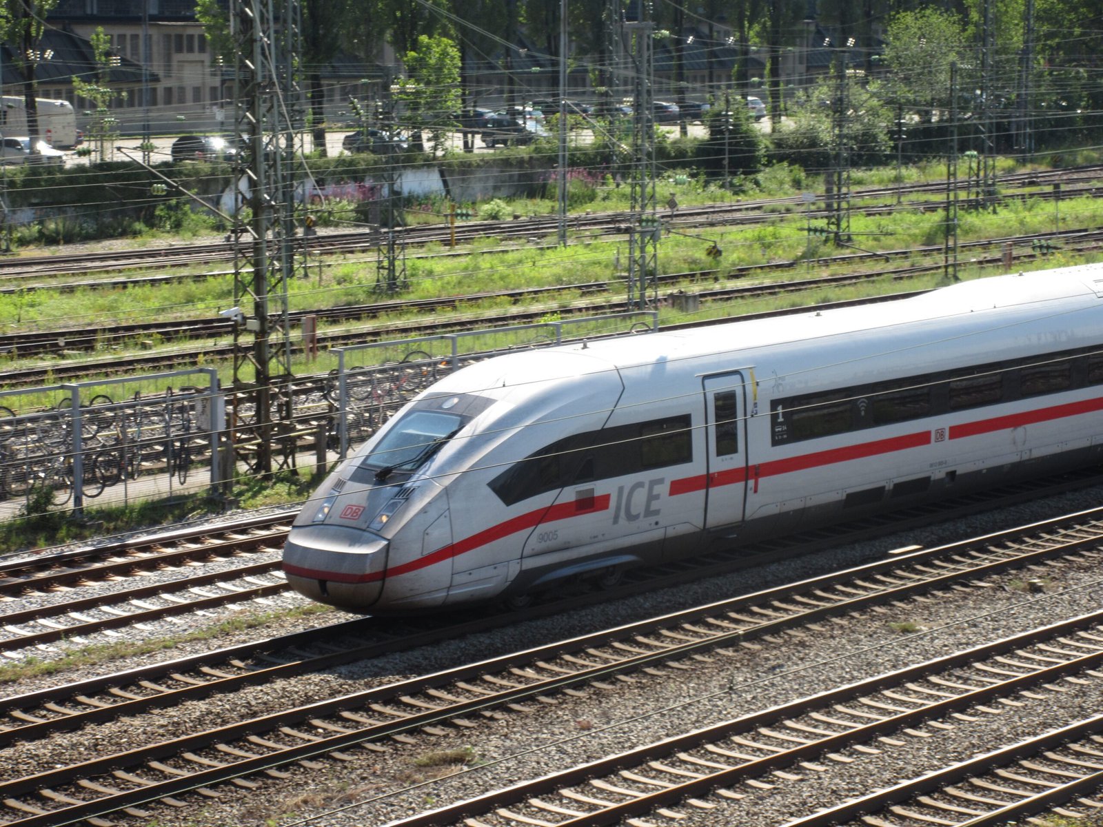 Deutsche Bahn mantém Familienticket de €99,99: vendas começam em outubro